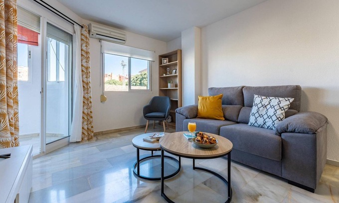 Benalmadena Costa Apartment | Faro's Arroyo de la Miel Apartment in Malaga