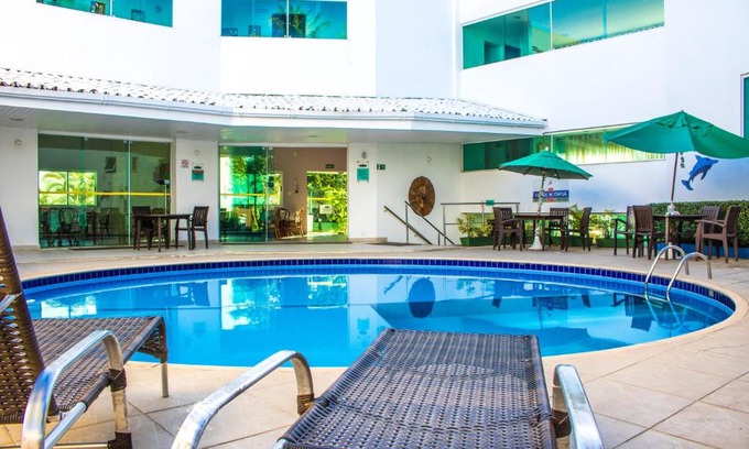 Itapua Hotel | Discover Farol de Itapuã Praia Hotel with Oceanfront Views