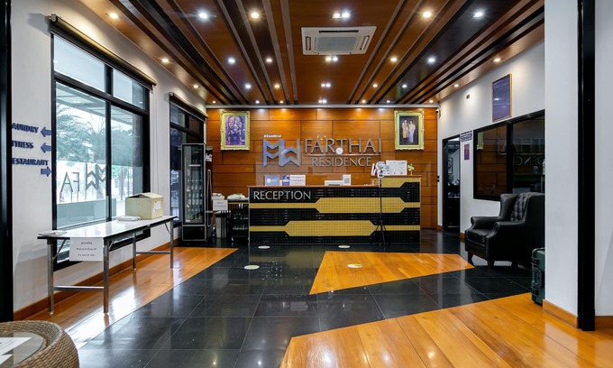 Nong Tamlueng Hotel | Discover Farthai Residence: Family-Friendly with Pool & Dining