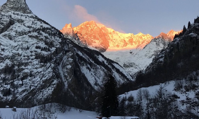 Courmayeur Apartment | Captivating Views of Mont Blanc with Family-Friendly Amenities