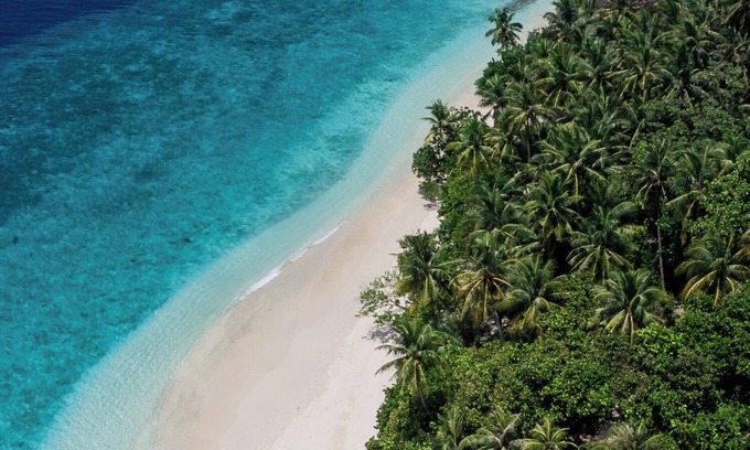 Kendhoo House | Ocean View Comfort at Fasdheythere Inn with Breakfast