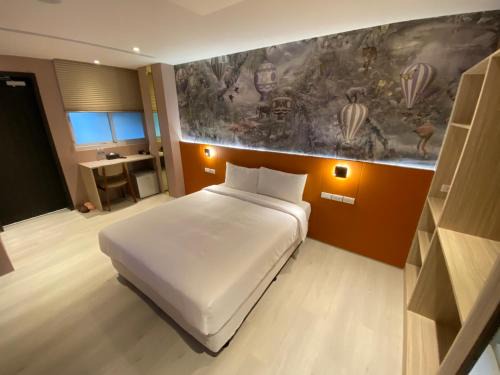 Zhongshan Hotel | Stylish Home Business Hotel with Top Amenities Awaiting You