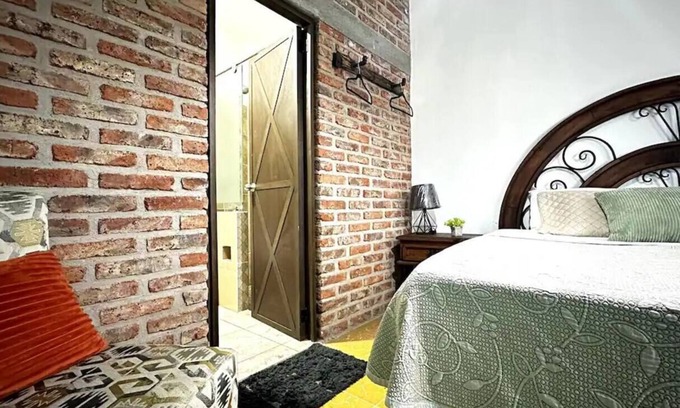 Guadalajara Hotel | Modern Hotel with Fast Wi-Fi and Rooftop Lounge Access