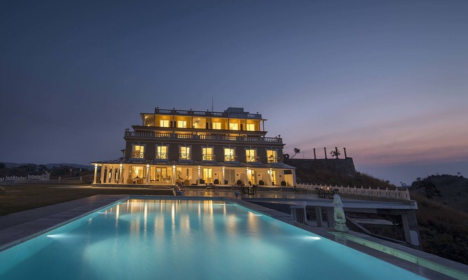 Kumbhalgarh Hotel | Exceptional Fateh Safari Resort with Pool & Family Amenities
