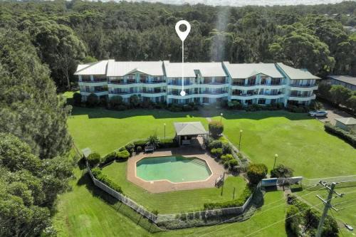 Mollymook Beach Apartment | Family-Friendly Fathoms 8: A Top-Rated 4-Star Retreat