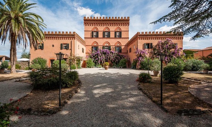 Campiglia Marittima House | Inviting Fattoria di Casalappi: Oceanfront Retreat Awaits