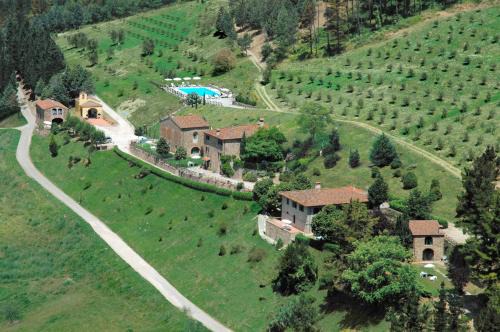 Dicomano House | Family-Friendly Fattoria Il Lago with Pool and Pet Perks
