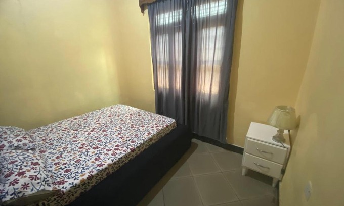 Illembula House | Cozy Fausta’s Place: Pet-Friendly Retreat with Breakfast