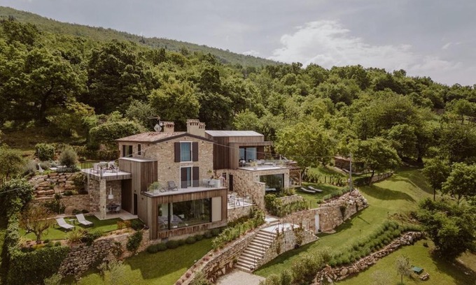 Brenzone sul Garda Bed & Breakfast | Discover FAVAI HILLS: Your Oceanfront Secret Hideaway