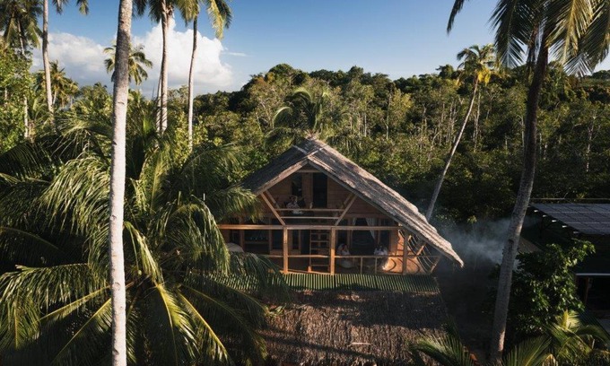 Sumatra House | Inviting Stay at Favela Mentawai - Family-Friendly Retreat