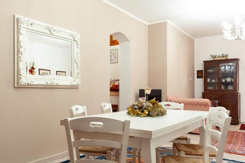 Monterosi Apartment | Beautiful Villa Apartment with Pool and Ocean View