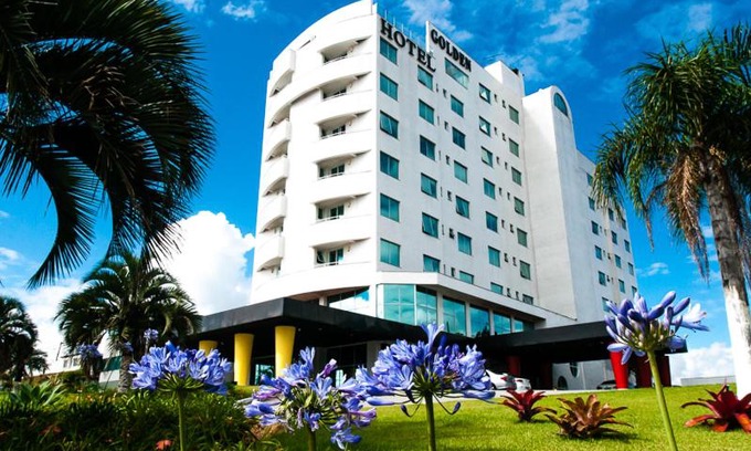 Serraria Hotel | Discover Favorita Golden Hotel: Family-Friendly & Poolside