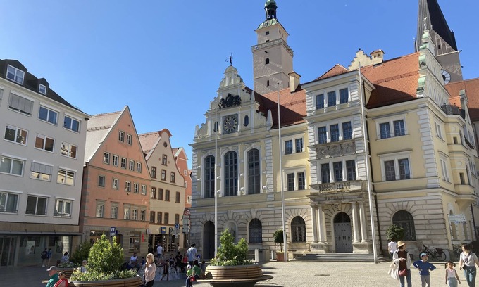 Altstadt Sudwest Apartment | Unique Flair in Old Town: Guest Rated 9.6/10 with Pool
