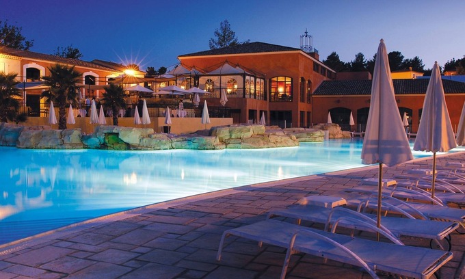 Fayence House | Inviting Holiday Home with Garden and Pool Amenities