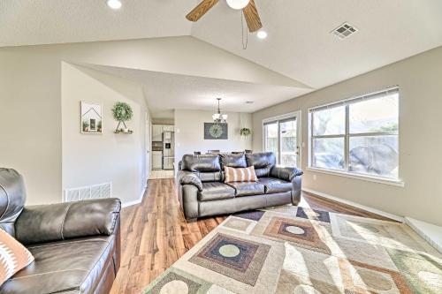 Fayetteville House | Relaxing Fayetteville Home with Hot Tub near U of A