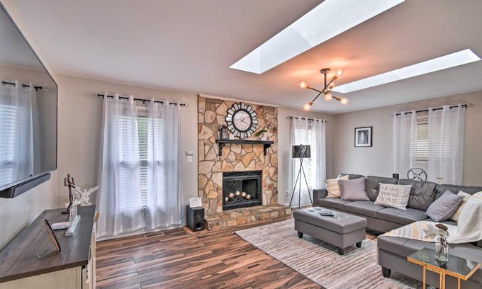 Fayetteville House | Fayetteville Vacation Rental with Yard & Sunroom Awaits!
