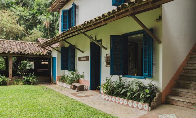 Silva Jardim House | Relax at Fazenda Dos Cordeiros: Pet Friendly with Pool