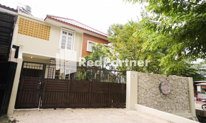 Jatinegara Hotel | Family-Friendly Stay at Fazza Syariah Mitra RedDoorz