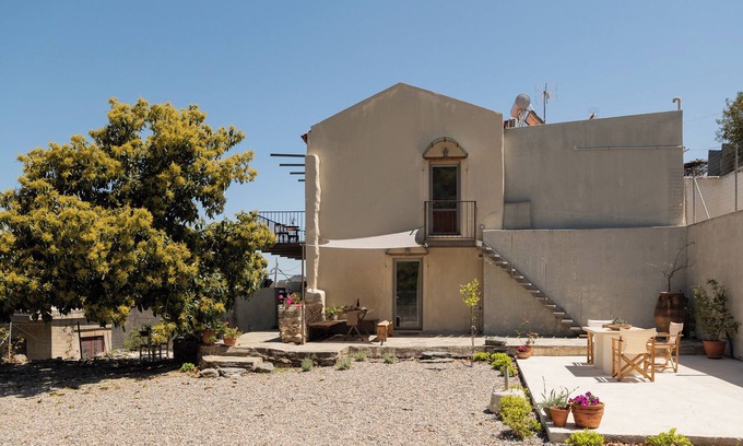 Psathoyiannos House | FEANA Home by 8essentially