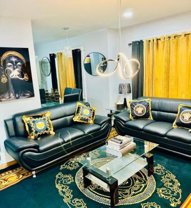 Springfield Apartment | Recently Renovated First Floor Apartment Retreat