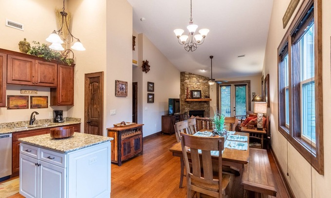 Cullowhee House | Unwind at Featherstone: Modern Townhome with Pool & Spa