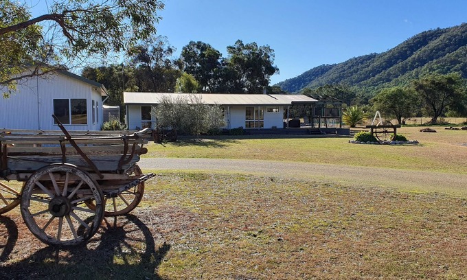 Smoko House | Unforgettable Feathertop Views with Family-Friendly Amenities