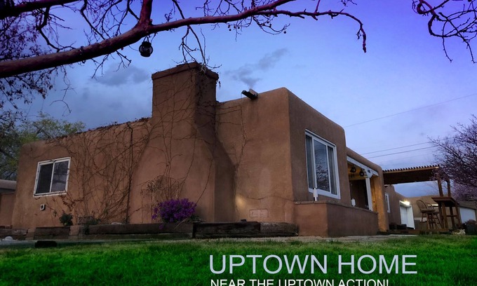 Snow Heights House | HGTV Featured Escape: Pet-Friendly with Spa & Kitchen