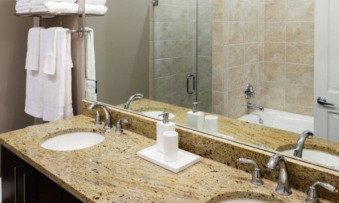 Lakeview Condo | Travel Channel Featured: 4 Bedroom Wrigley Rooftop Retreat