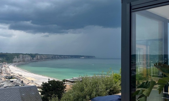 Fecamp House | Fécamp: 8-bed villa with breathtaking views of the Etretat cliffs.