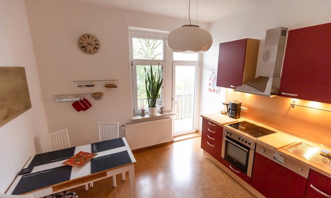 Auerbach Apartment | Ideal Federal Police Trainees Vacation Apartment with Balcony