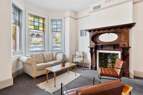 North Hobart House | Elegant Federation Home with Hot Tub in Central Location