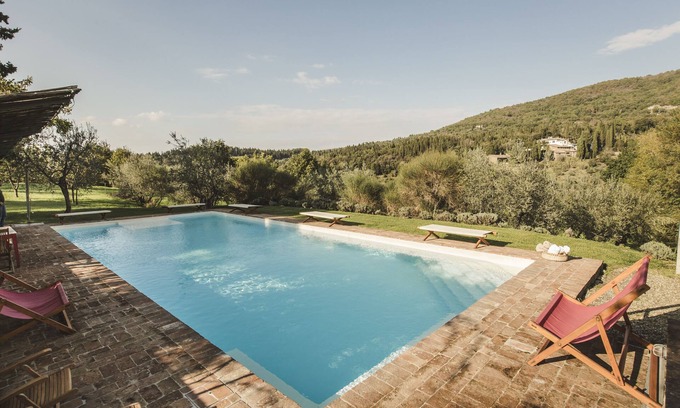 Greve in Chianti House | Federico House at La Veronica Resort: Poolside Retreat Awaits