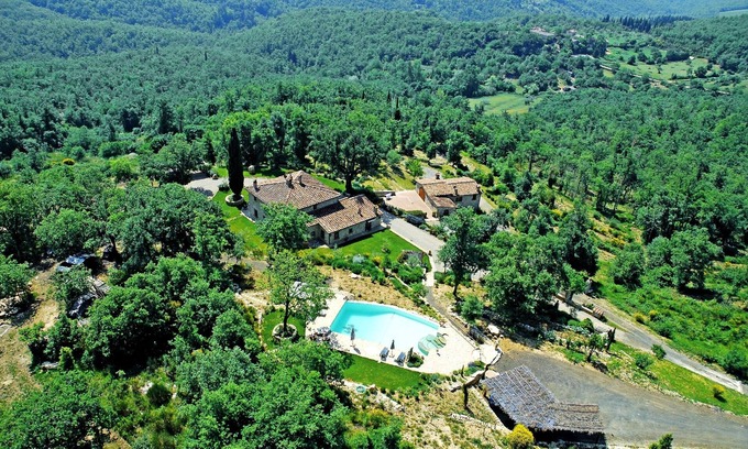 Castellina in Chianti House | Federico Farmhouse: Pool, Jacuzzi & Panoramic Chianti Views