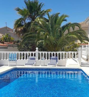 Quesada Villa | Relax at Fee4Me Villa with Private Pool and Ocean Views