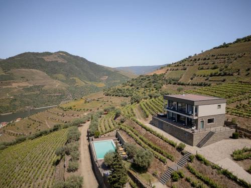 Armamar Villa | Discover Luxury at Feel Discovery Alvim's Douro Hotel