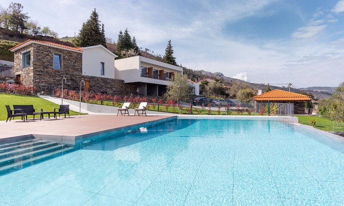 Peso da Regua Villa | Modern Villa with Infinity Pool & Garden Retreat Awaits