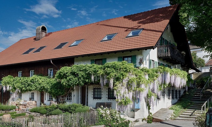 Holzhausen Apartment | Inviting Retreat in Beautiful Holzhausen with Lake Views