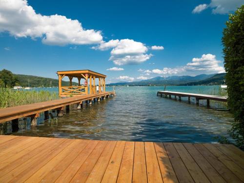 Krumpendorf am Woerther See Apartment | Relax at Feel Good Resort: Pet-Friendly Oasis with Spa