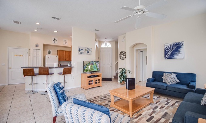 Tuscan Hills House | Welcome to Your Florida Oasis with a Complimentary Pack!