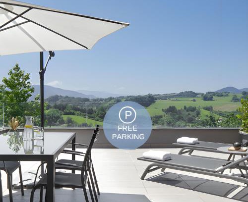San Sebastian Apartment | Pet-Friendly Irenaz Resort Apartamentos with Ocean Views