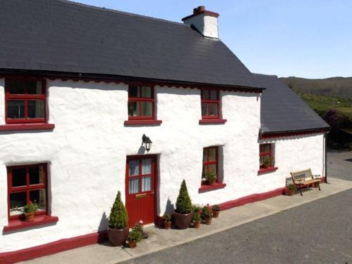 Lauragh House | Experience Comfort at Fehanaugh Cottage - Rated 9.7/10!