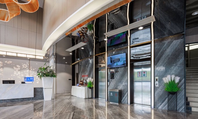 Guangzhou Hotel | Convenient Stay at Feili International Hotel with Breakfast