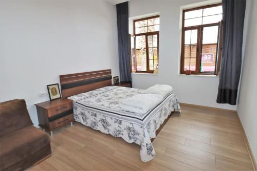 Kusadasi City Centre Apartment | Central Apartment with Ocean View and Pet-Friendly Perks