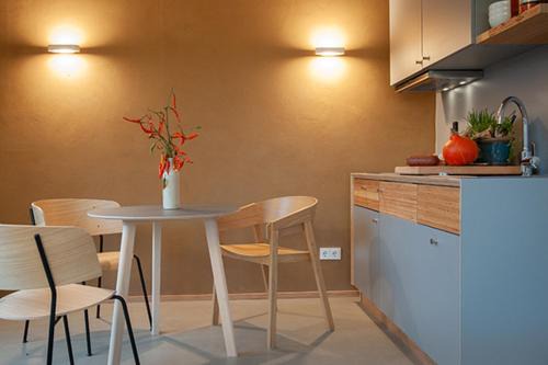 Pluschow Apartment | Experience Comfort at FELDGANG: Pet-Friendly Guesthouse
