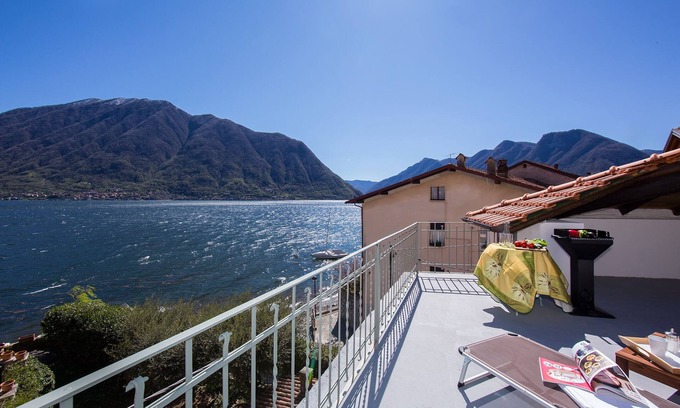 Colonno House | Beautiful Felice sul Lago in Colonno, Italy - Rated 10/10
