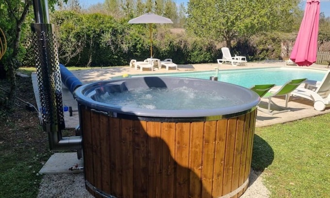 Paizay-le-Tort Cottage | Family-Friendly 'Felicia' Gite with Pool & Hot Tub