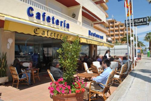 Peniscola Hotel | Relaxing Felipe II: Oceanfront Stay with Pet-Friendly Options