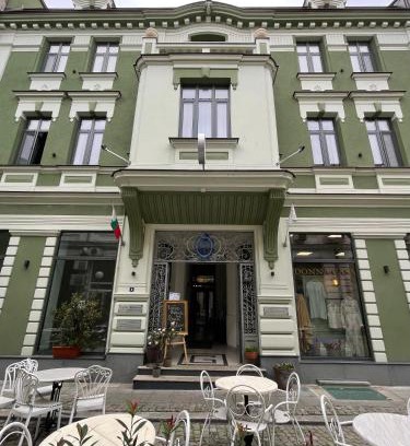 Plovdiv Center Apartment | Explore FELIX KANITZ Apartments in Kapana - Rated 9.7/10