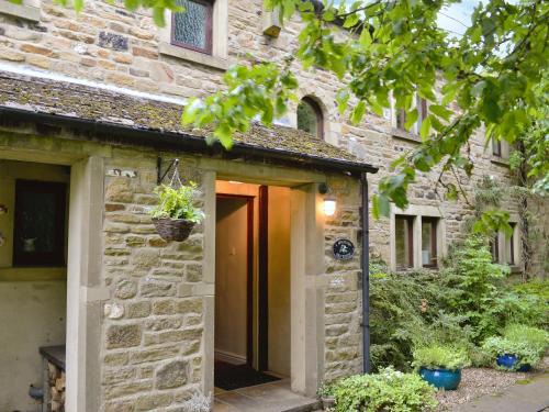 Kettlewell House | Fell View: Family & Pet-Friendly Retreat with 9.8 Rating