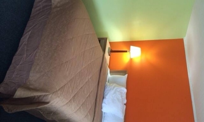 Clarence Hotel | Budget-Friendly Stay at Fels Three Crown Motel with Breakfast